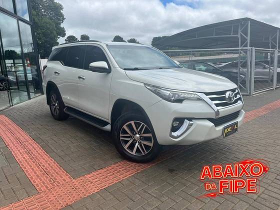 TOYOTA HILUX SW4 2.8 SRX 4X4 16V TURBO INTERCOOLER DIESEL 4P AUTOMÁTICO TOYOTA HILUX SW4 2.8 SRX 4X4 16V TURBO INTERCOOLER DIESEL 4P AUTOMÁTICO